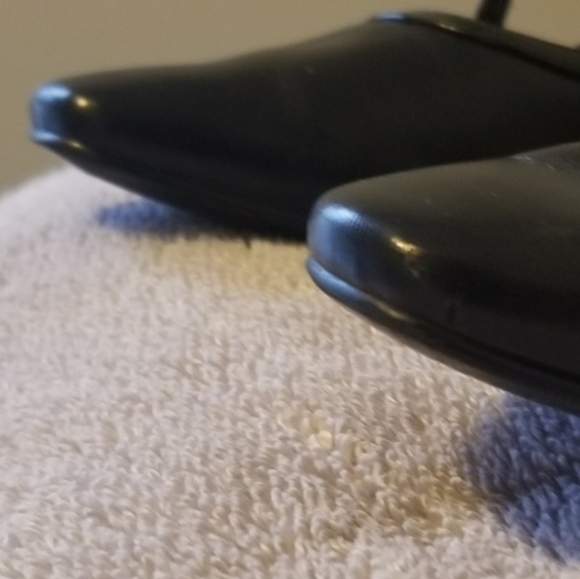 Bandolino Patent Mary Jane Heels - Picture 3 of 5